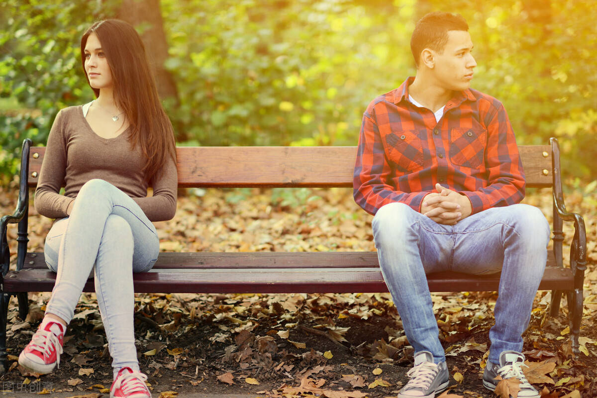 當(dāng)發(fā)現(xiàn)自己老婆出軌后該怎么處理?