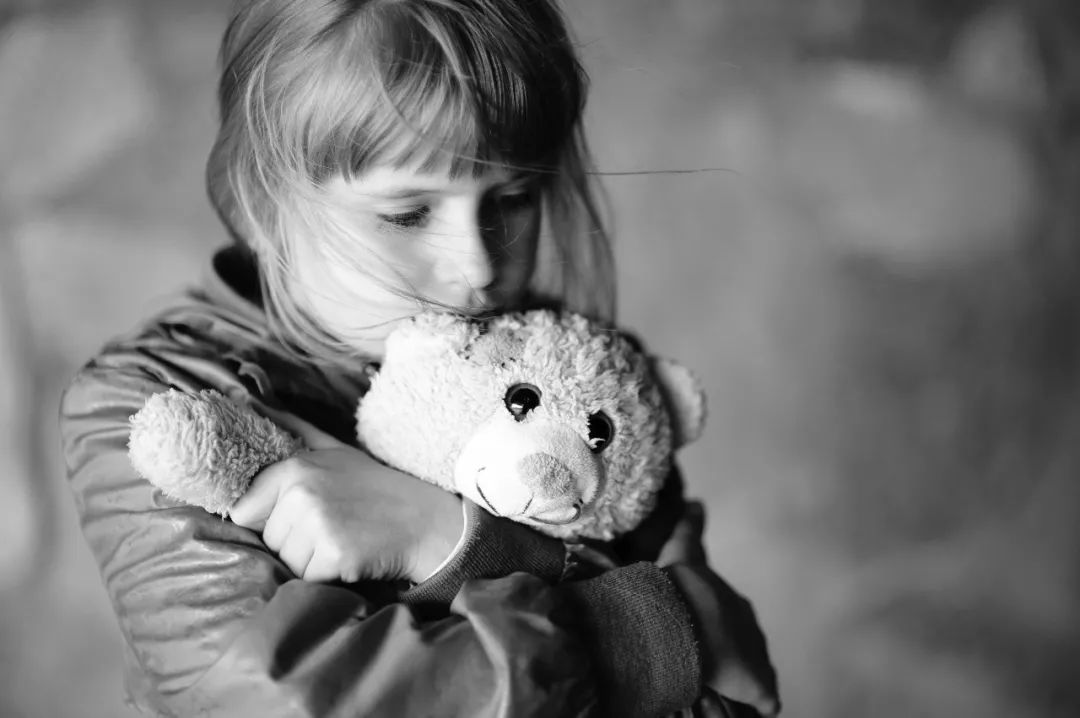 如何處理孩子之間的競(jìng)爭(zhēng)與嫉妒？