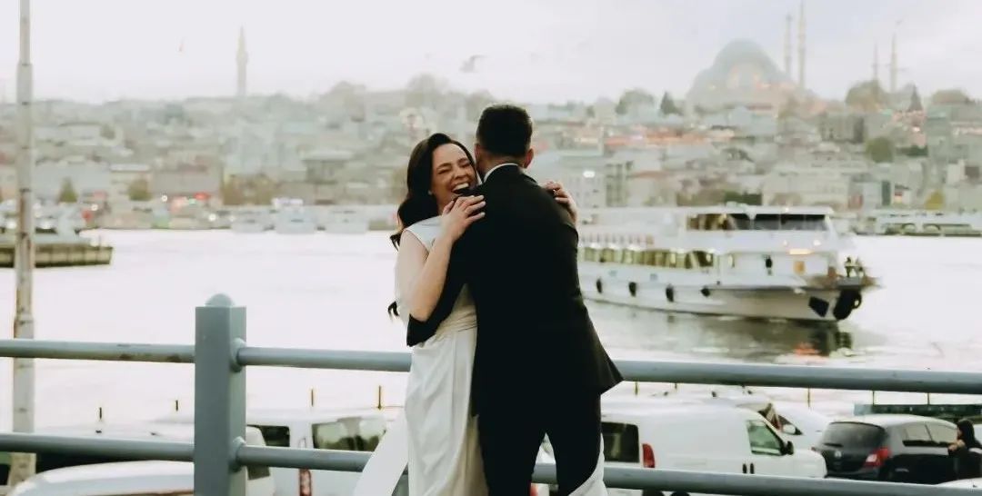 哪些行為表面一個人在過度取悅他人？