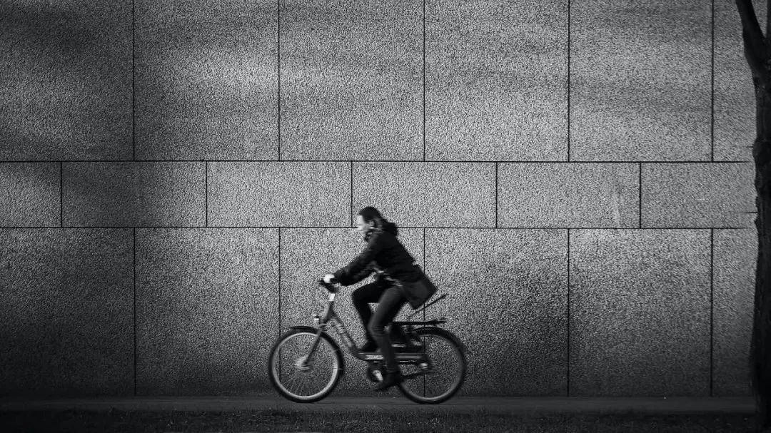 覺得無意義，總是沒有價值感，怎么辦？